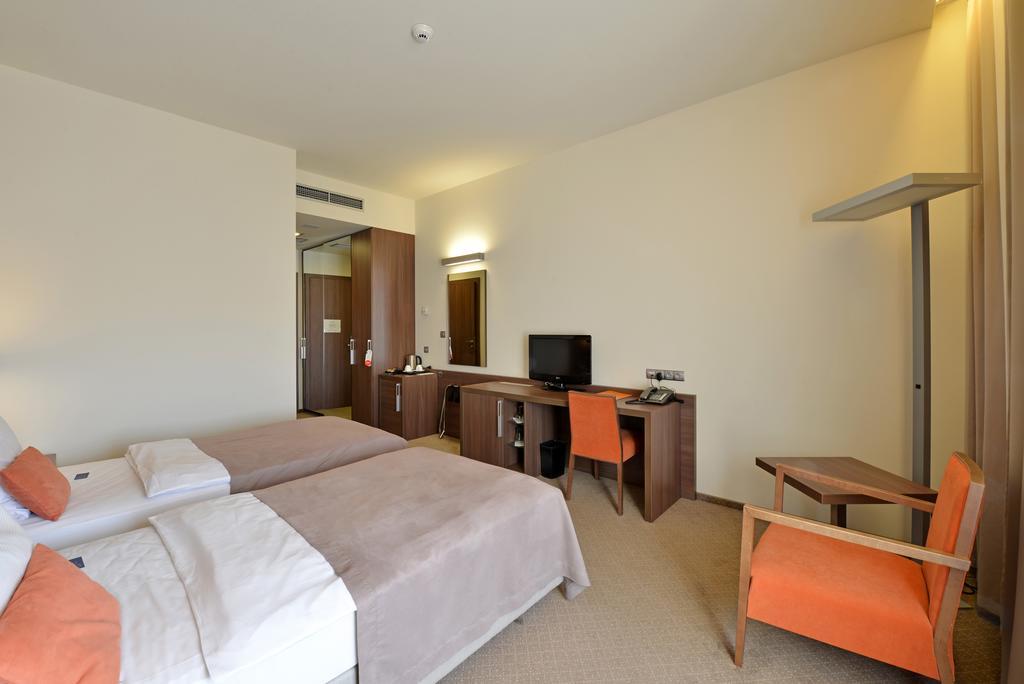 Hotel Budweis Ceske Budejovice Exterior foto